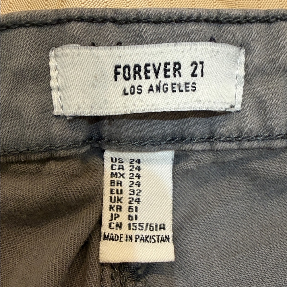 Forever 21 Ripped Jeans - Picture 12 of 12